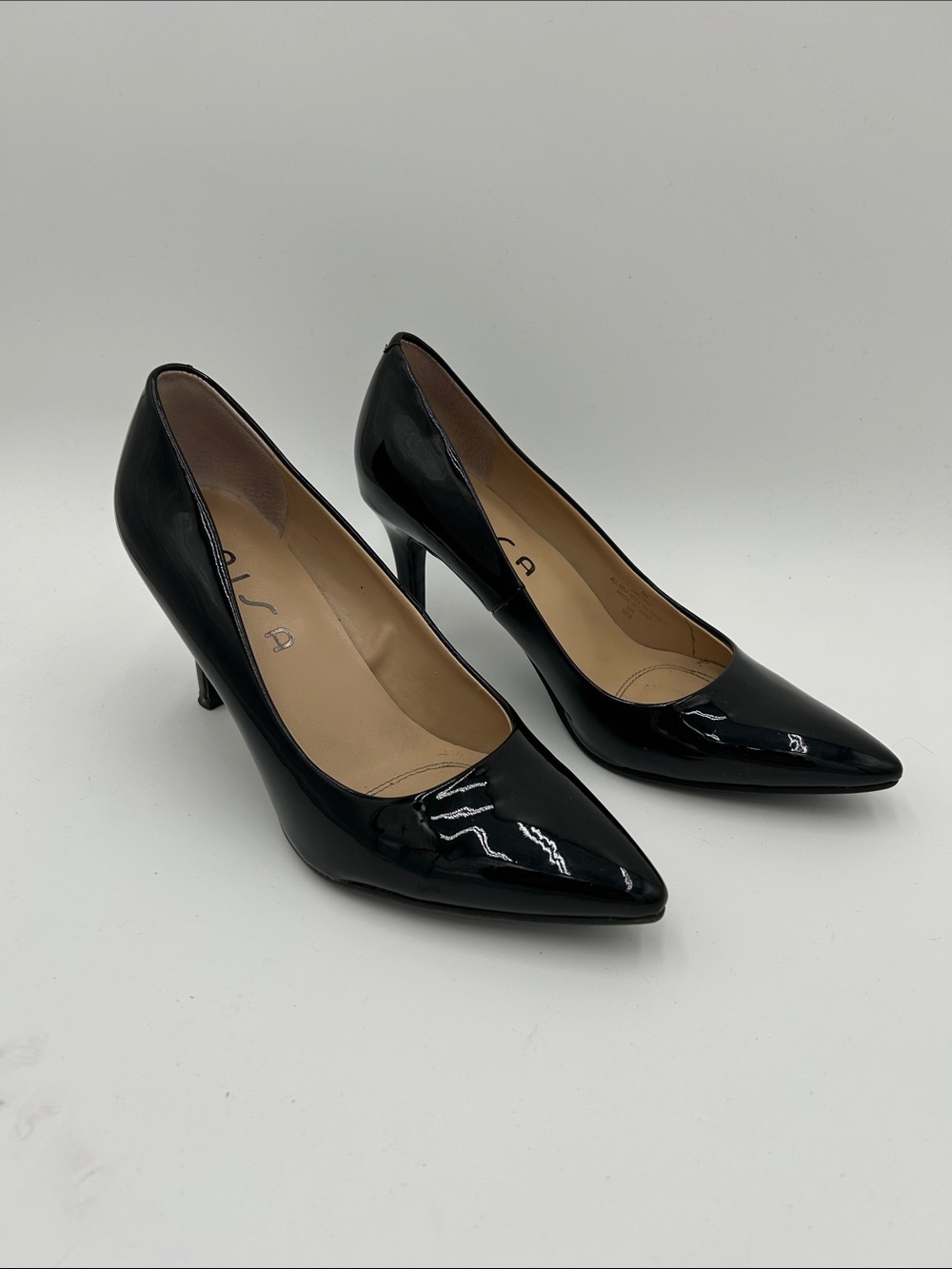 Like New Unisa Black Patent Pointed-Toe Women's Pumps Size 9M